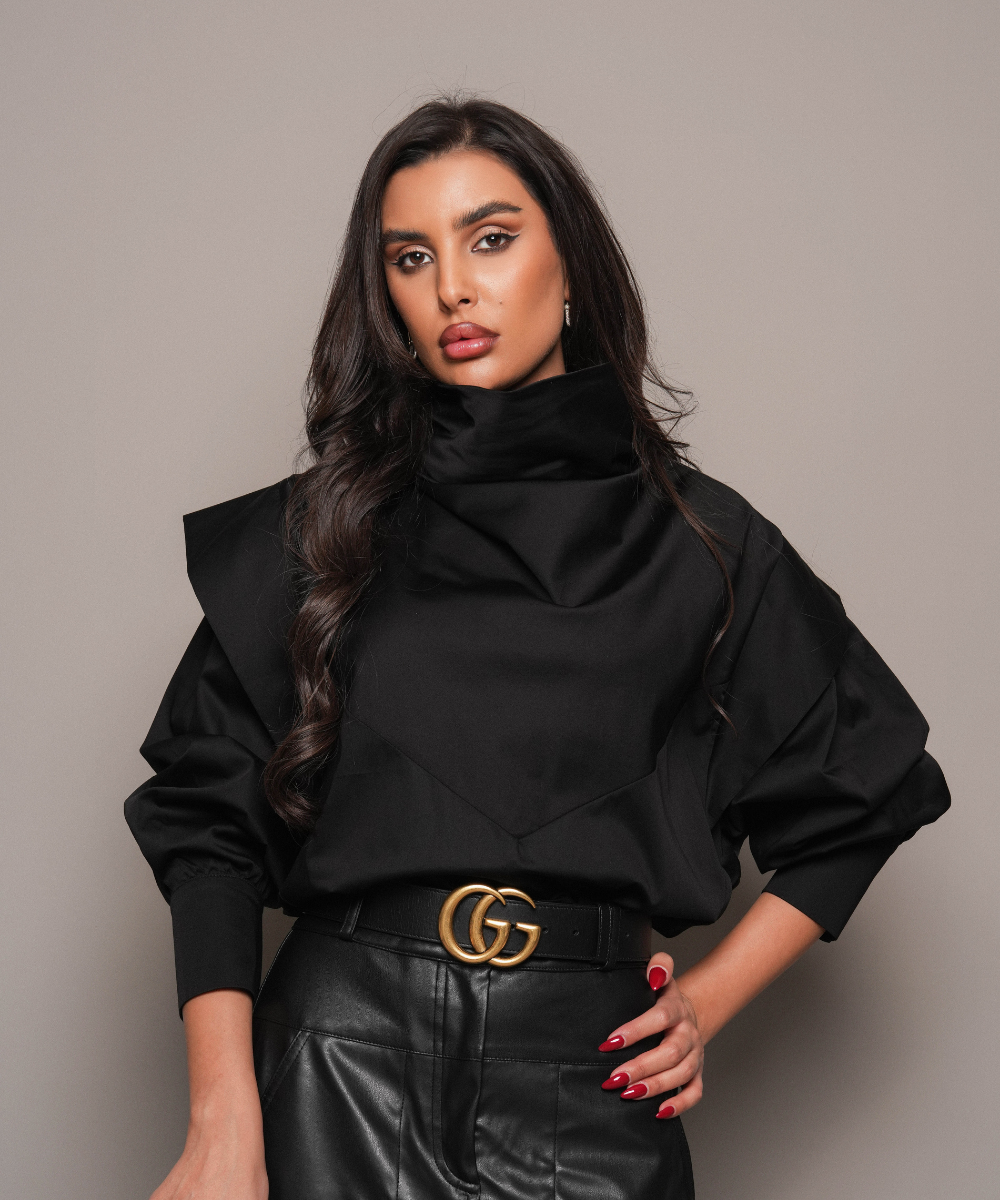 The First Impression in black – side view